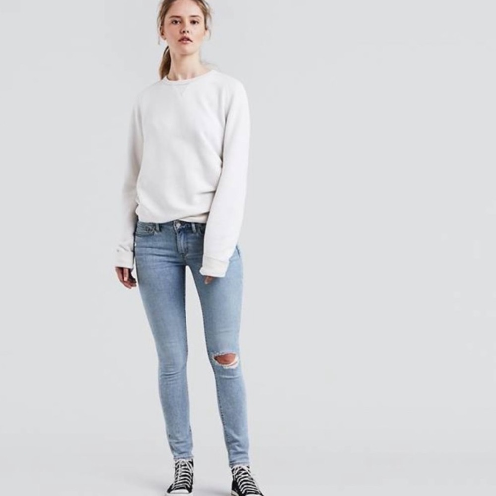 Levi’s | 711 Distressed Skinny Jeans